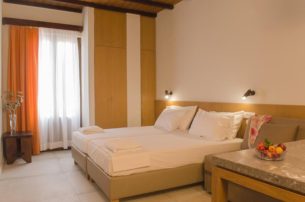 Kalypso Studios & Rooms Palaiochora Ngoại thất bức ảnh