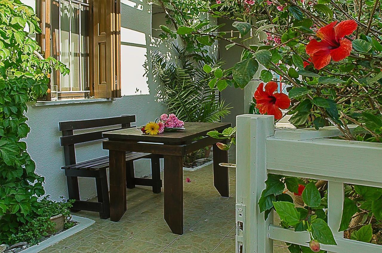 Kalypso Studios & Rooms Palaiochora Ngoại thất bức ảnh